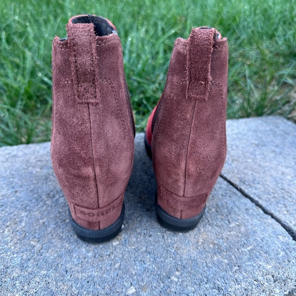 Sorel Joan of Arctic Wedge boots in Chelsea - Picture 4 of 7